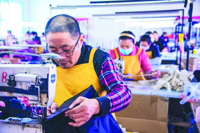 時(shí)尚風(fēng)向標(biāo) 圖片新聞中的服裝服飾零售新趨勢